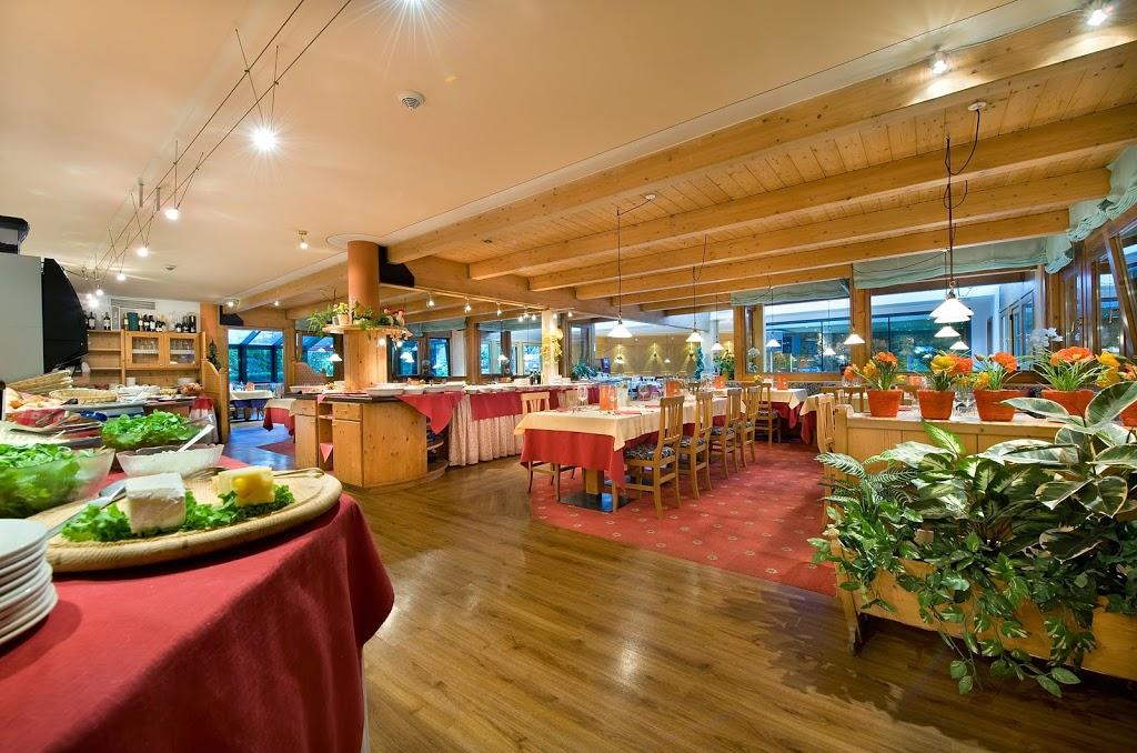 Sporthotel Rosatti Dimaro Exterior photo