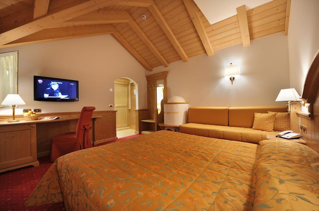 Sporthotel Rosatti Dimaro Room photo