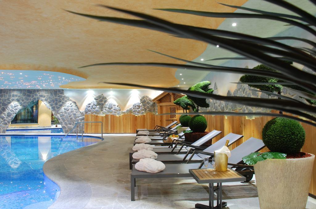 Sporthotel Rosatti Dimaro Exterior photo